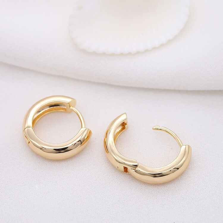 quality Factory Jewelry Wholesale Simple Design Round Shape 14K Gold Plated Thick Initial Huggie Hoop Earrings factory