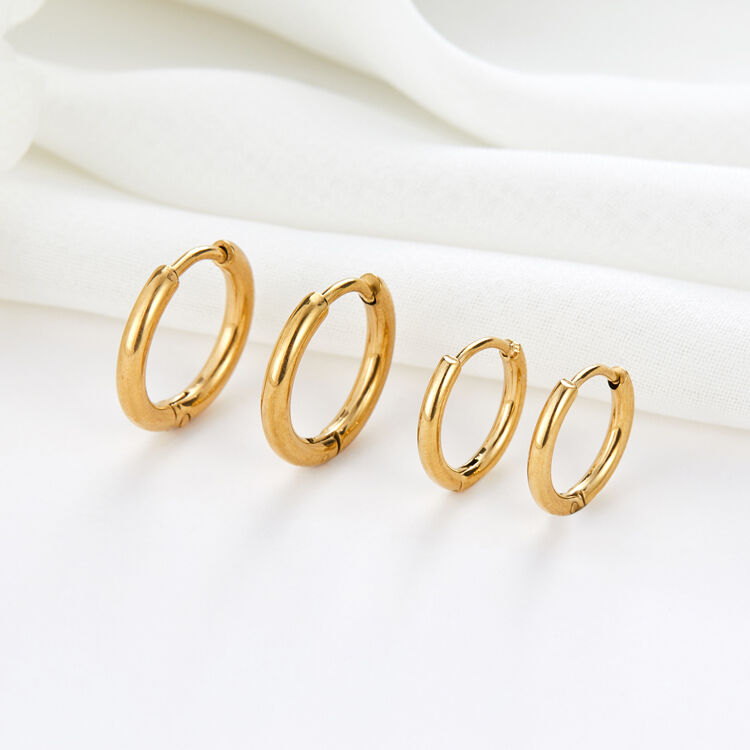 quality Fashion Jewelry PVD 14K Gold Plated Stainless Steel Round Hoop Earrings 11mm 14mm Huggies Earring factory