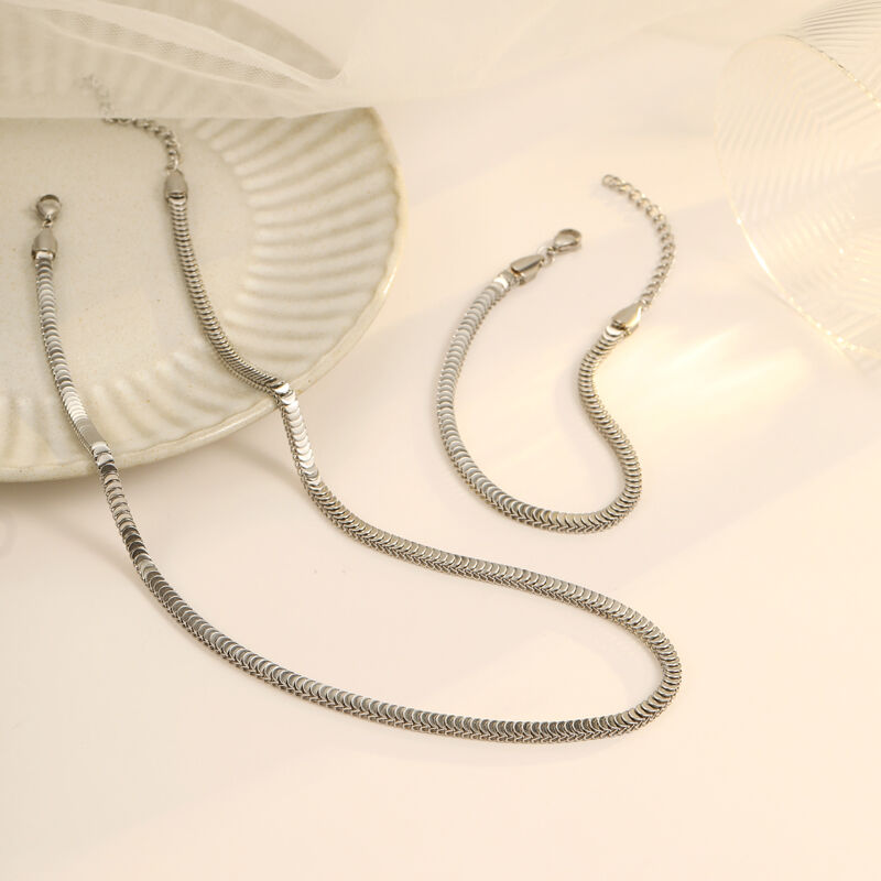 quality 2024 Hot Selling Titanium Steel Necklace Bracelet Hiphop Punk Style Highend Clavicle Chain Design for Men and Women Necklace factory