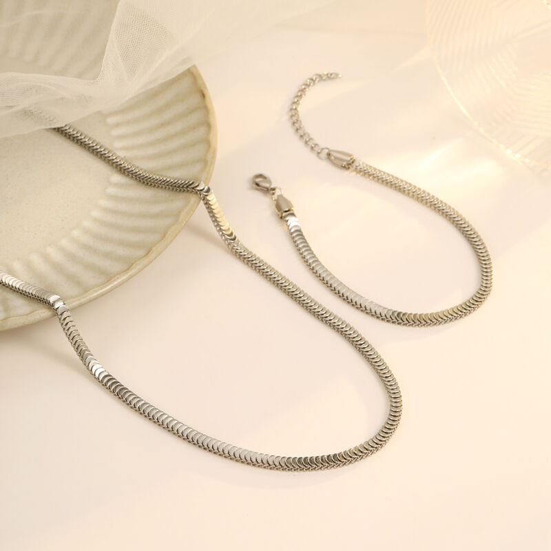 quality 2024 Hot Selling Titanium Steel Necklace Bracelet Hiphop Punk Style Highend Clavicle Chain Design for Men and Women Necklace factory