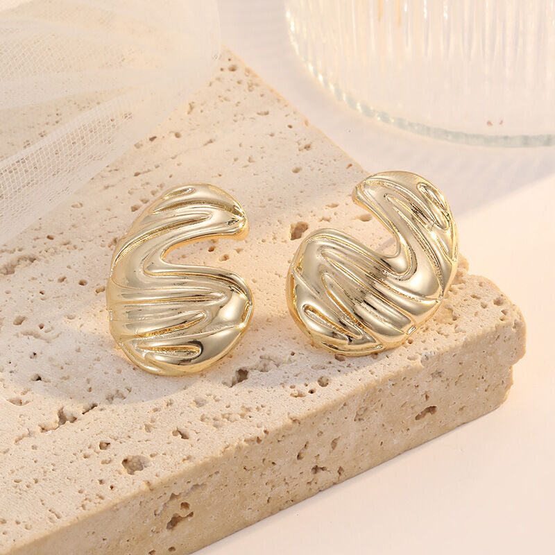 quality Wholesale 14K Gold Flower Women's Earrings Heart Shaped Irregular Tassel Chain Pleated Fashion Jewelry Studs Earring factory