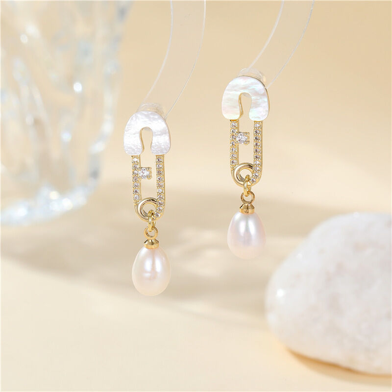 quality Fashion Maple Leaf Pearl Earring 14K Gold Plated Flower Studs 925 Silver Needle Hypoallergenic Butterfly Earrings factory