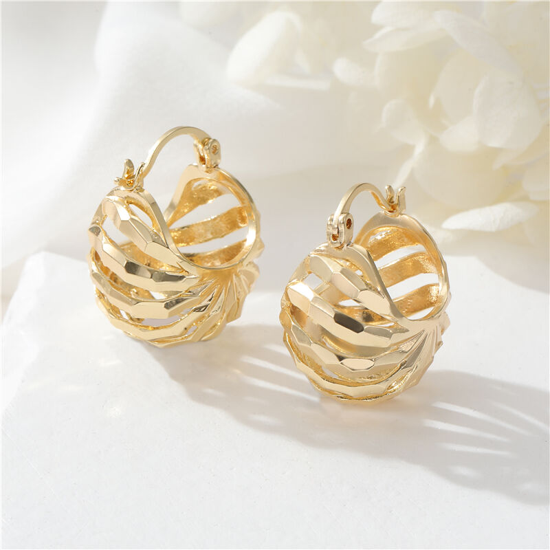 quality Hot Hollow Design Ladies Jewelry Brass 14K Gold Plated Flower Basket Nets Shape Hoop Earrings for Women factory