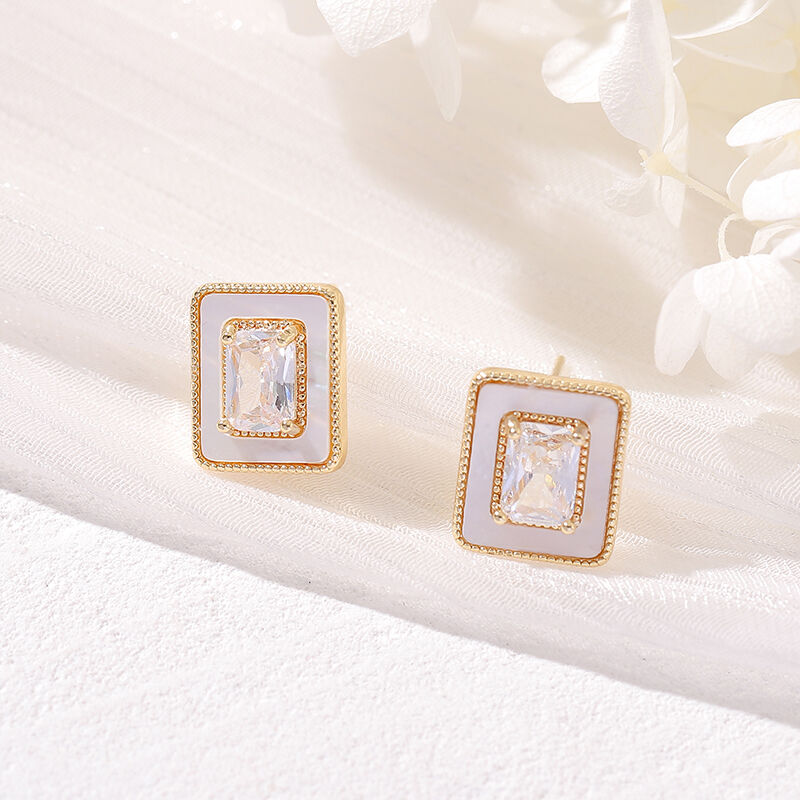 quality Summer Fashion Jewelry 14K Gold Plated Enamel White Flower Stud Daisy Flower Korean Drop Earrings Jewelry factory