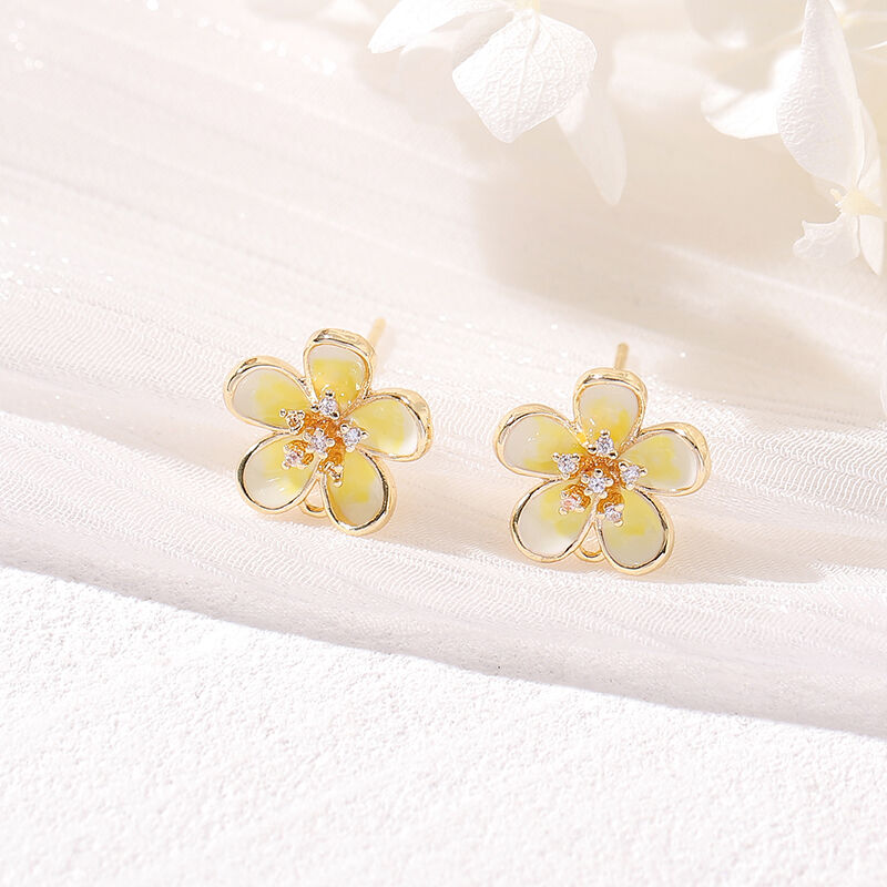 quality Summer Fashion Jewelry 14K Gold Plated Enamel White Flower Stud Daisy Flower Korean Drop Earrings Jewelry factory