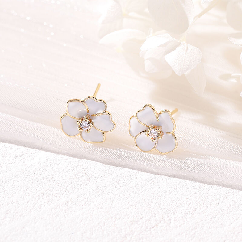 quality Summer Fashion Jewelry 14K Gold Plated Enamel White Flower Stud Daisy Flower Korean Drop Earrings Jewelry factory