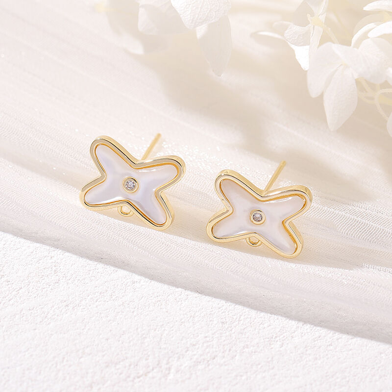quality Summer Fashion Jewelry 14K Gold Plated Enamel White Flower Stud Daisy Flower Korean Drop Earrings Jewelry factory