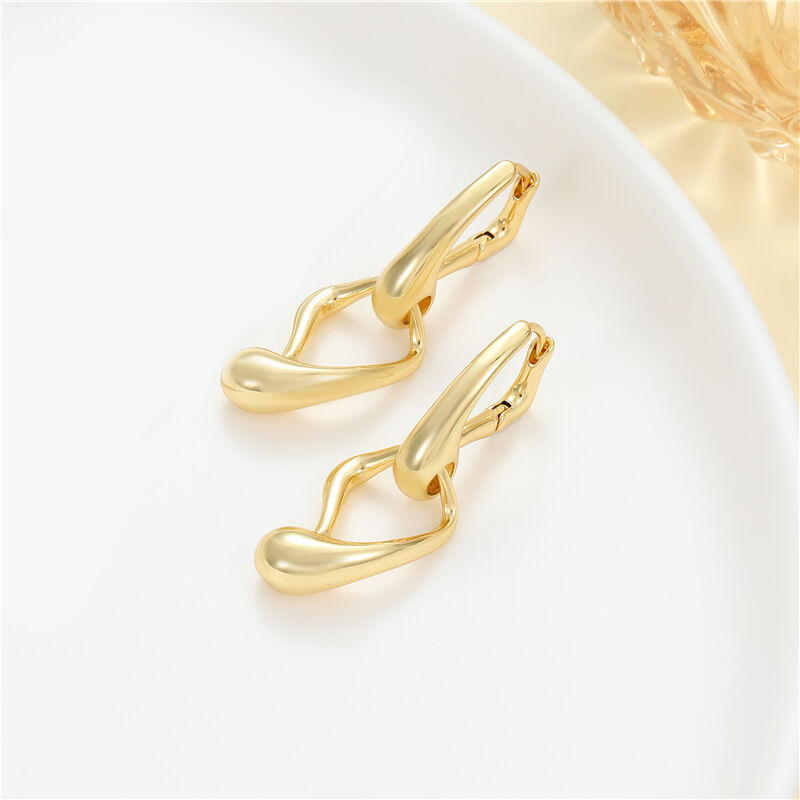 quality Factory Jewelry Wholesale Simple Design Twist Shape Earrings 14K Gold Plated Thick Huggie Hoop Earrings factory
