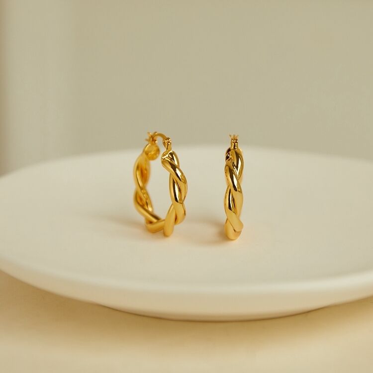 quality Unique Design 14K Gold Plated Big Twisted Round Shape Hoop Earrings factory