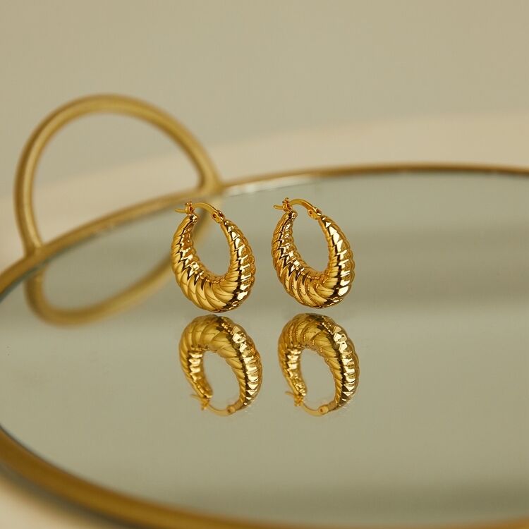 quality New Style 14K Gold Plated Croissant Shape Stainless Steel Hoop Earrings factory