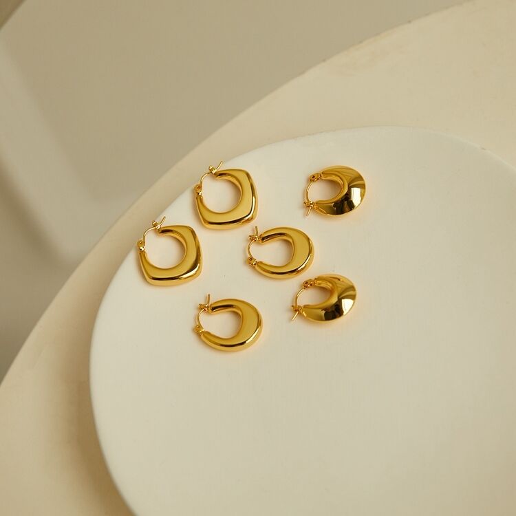 quality Fashion Design 14K Gold Plated Geometric Semi Circular Female Minimalist Smooth U Shaped Earrings Hoop Earrings factory
