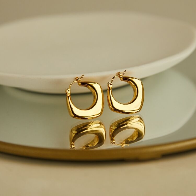 quality Fashion Design 14K Gold Plated Geometric Semi Circular Female Minimalist Smooth U Shaped Earrings Hoop Earrings factory