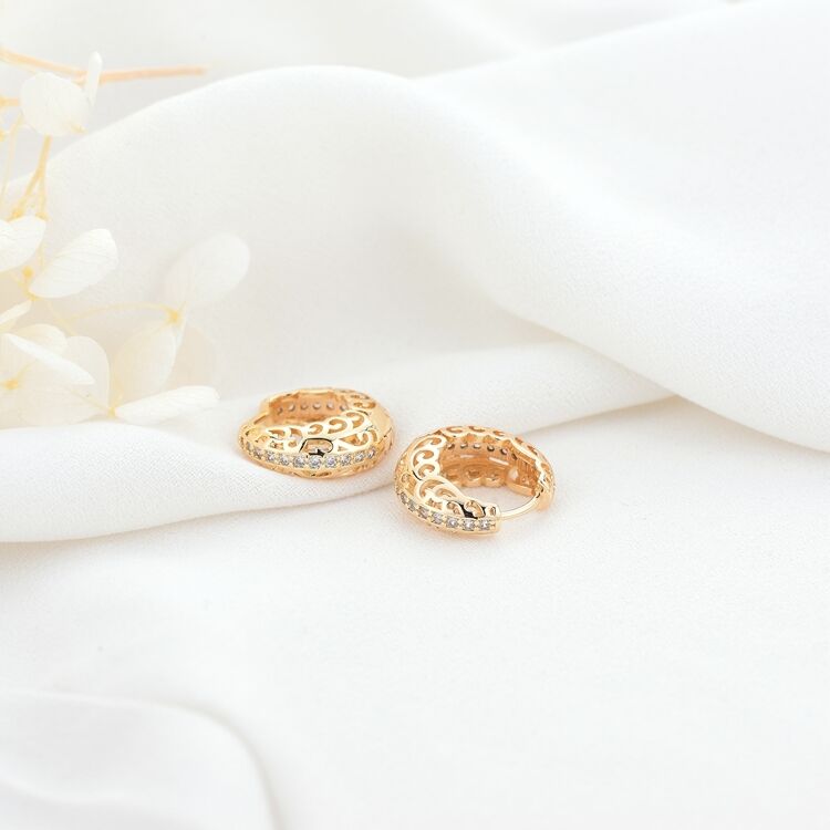 quality Factory Direct Fashion Design Jewelry 14K Gold Plated Circular Hollow Circular Wave Pattern Hoop Earrings Women's Ear Buckle factory