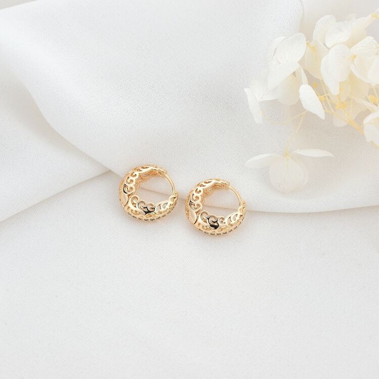 quality Factory Direct Fashion Design Jewelry 14K Gold Plated Circular Hollow Circular Wave Pattern Hoop Earrings Women's Ear Buckle factory