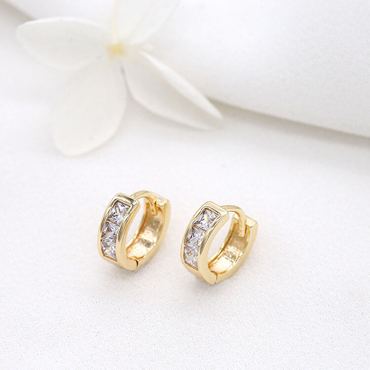 quality Simple Design Inlaid Zircon Round Shape 14K Gold Plated Small Hoop Earrings factory