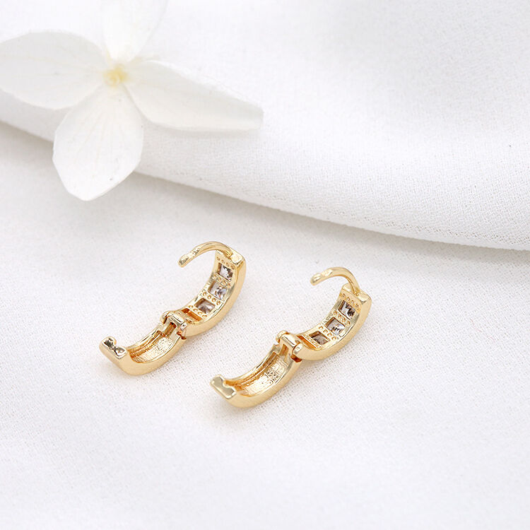 quality Simple Design Inlaid Zircon Round Shape 14K Gold Plated Small Hoop Earrings factory