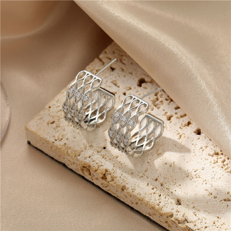 quality 14K Gold-Plated Earring Zircon Large Hoop Earrings 925 Silver Needle Five-Pointed Star Twist Earrings for Women factory
