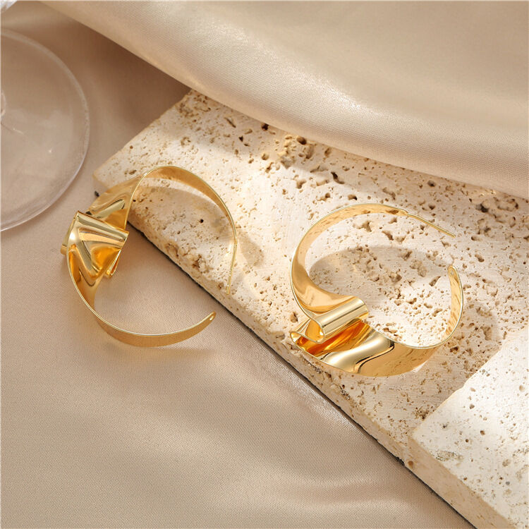 quality Fashion Water Waves Gold-Plated Earrings Irregular Folds Ring Earrings 925 Silver Needle Earrings Wholesale factory