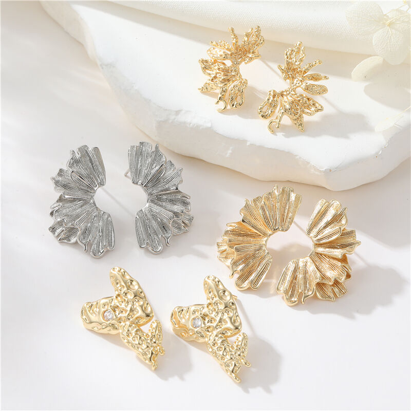 quality Brass 2025 Europe America Style Exaggerated Leaves Irregular Folds Hypoallergenicity Earring Female Retro Highend Big Earrings factory