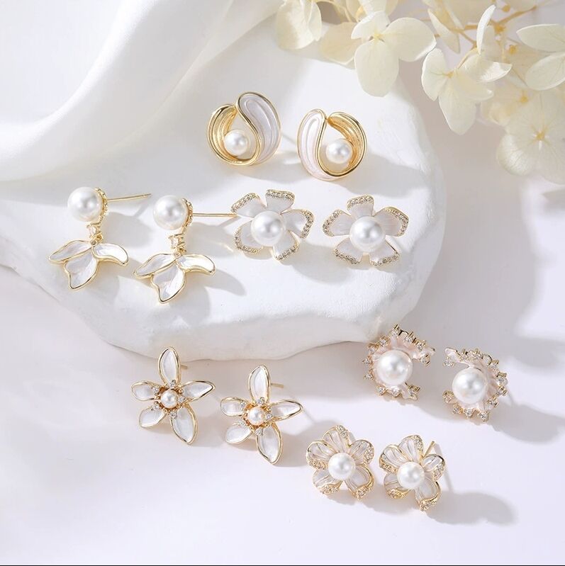 Quality Jiexing Fashion 925 Silver Needle Studs 14k Plated Gold Enamel Pearl Flower Leaf Zircon Women's Jewelry Earrings factory