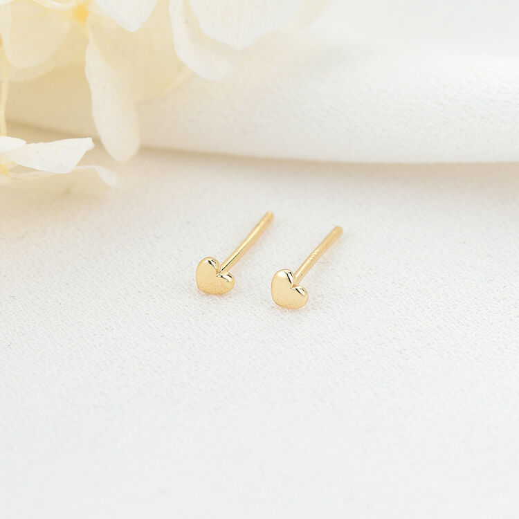 quality Wholesale 14K Gold Plated Brass Fashion Small Stud Earring in Star Butterfly Heart and Moon Shapes Jewelry Earrings factory