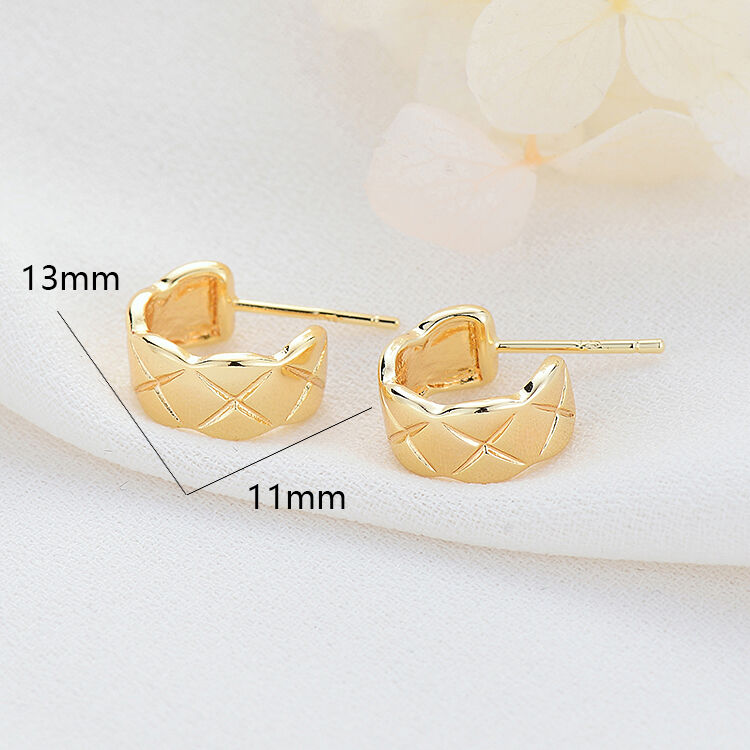 quality Factory Wholesale Fashion Women's Earrings 14K Gold Plated Striped C Shaped Jewelry Earring Studs factory