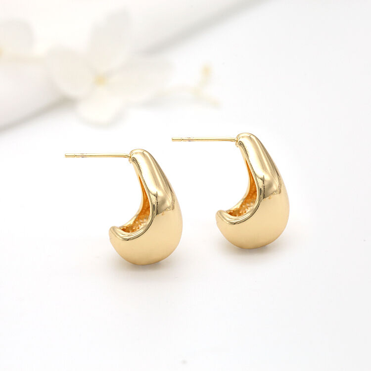 quality Fashion Minimalist Design With 14K Gold Plated Spoon Shaped Studs and Smooth Surface Customization for Women's Jewelry Earrings factory