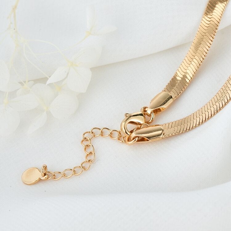 Quality Wholesale Trendy Brass 14K Gold Plated Flat Snake Bone Necklace Chains factory