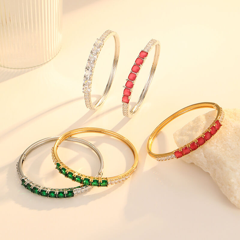 quality Fashion Jewelry Round Brass 18K Gold Plated Zircon Opened Bracelet factory