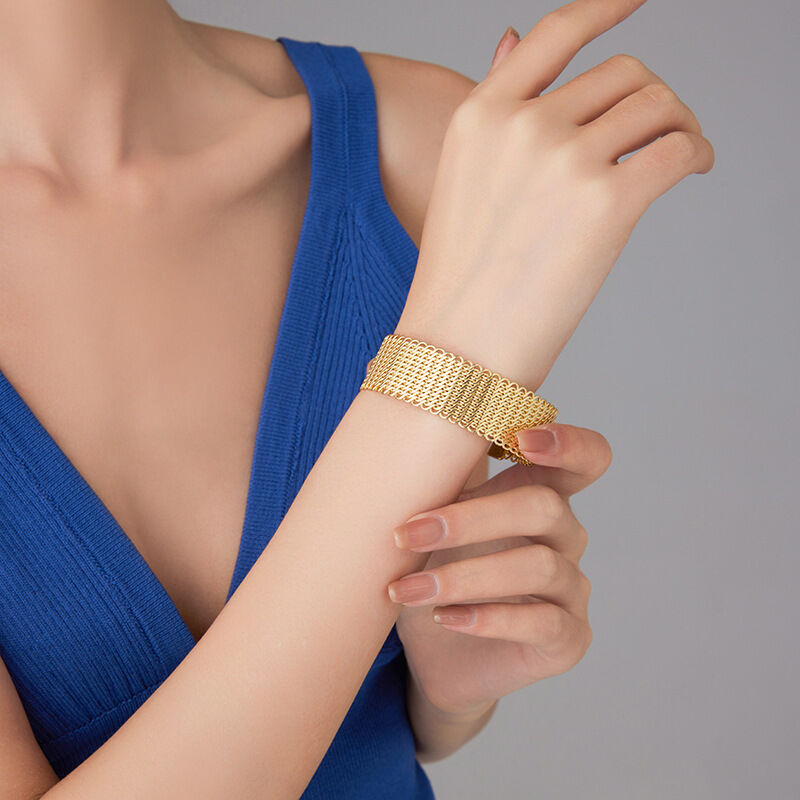 quality Fashion Brass 14K Gold Plated Jewelry Bangle Embossed Woven Bracelet Metal Bangle With Adjustable Opening for Women Gift factory