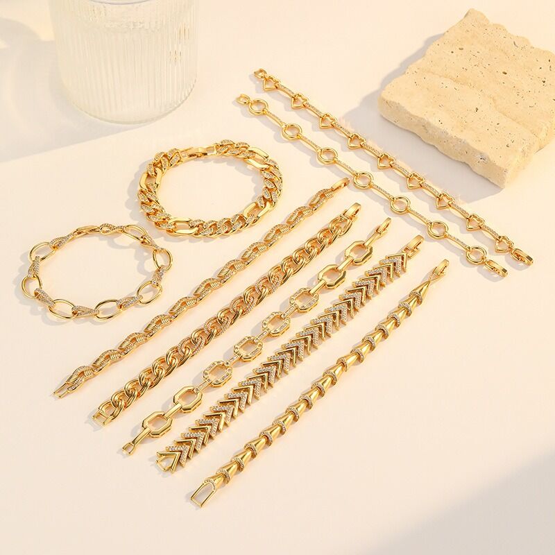 Quality 18K Gold Plated Fashionable Geometric Square Arrow Heart Zircon Charm Bracelet for Women High End Cuban Chain factory