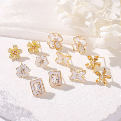 quality Summer Fashion Jewelry 14K Gold Plated Enamel White Flower Stud Daisy Flower Korean Drop Earrings Jewelry factory