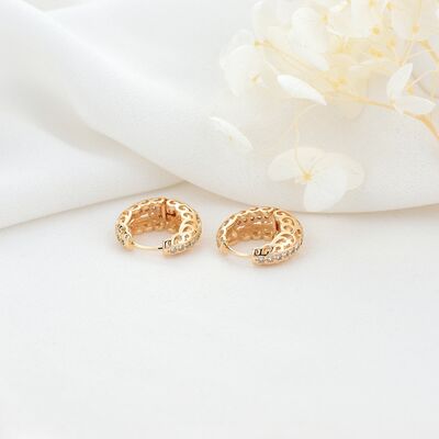 quality Factory Direct Fashion Design Jewelry 14K Gold Plated Circular Hollow Circular Wave Pattern Hoop Earrings Women's Ear Buckle factory
