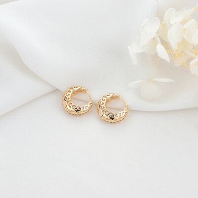 quality Factory Direct Fashion Design Jewelry 14K Gold Plated Circular Hollow Circular Wave Pattern Hoop Earrings Women's Ear Buckle factory
