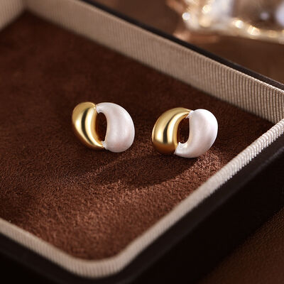 quality Factory Wholesale New Fashionable Jewelry Vintage Brass 14K Gold-plated Geometric C-shaped Enamel Earrings factory