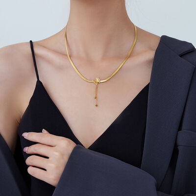 quality Factory Snake Bone Stainless Steel Chain Letter H Pendant Bow Necklace PVD Gold Plated Jewelry Necklace Tassel Design for Women factory