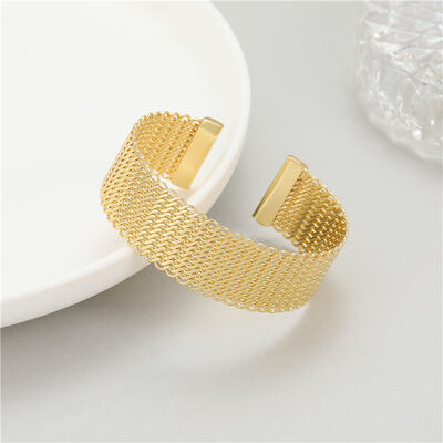 quality Fashion Brass 14K Gold Plated Jewelry Bangle Embossed Woven Bracelet Metal Bangle With Adjustable Opening for Women Gift factory